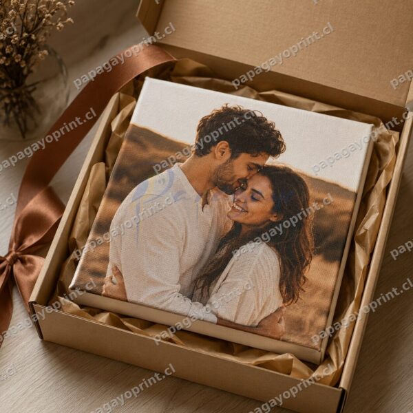 Cuadro canvas personalizado como regalo en caja con lazo - Papagayoprint